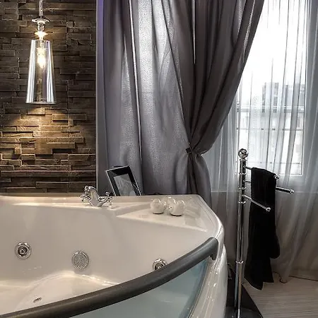 Apartment Penthouse Suites