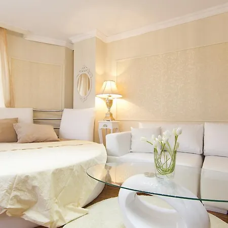 Apartment Penthouse Suites