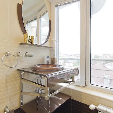 Apartment Penthouse Suites